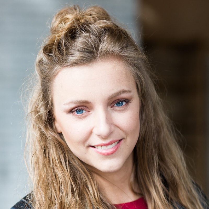 Blue eyes make-up
