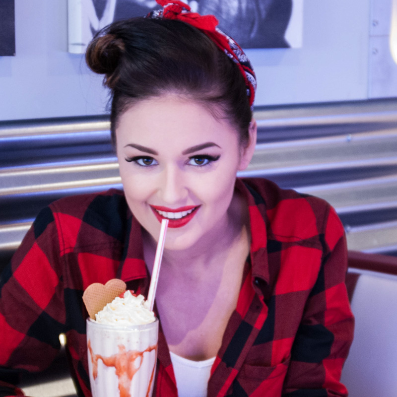 Pin-up in a diner